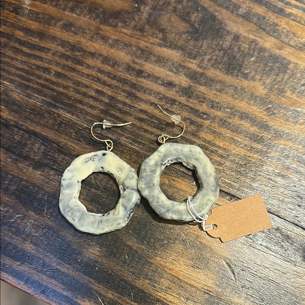 Elegant Gray Hoop Earrings